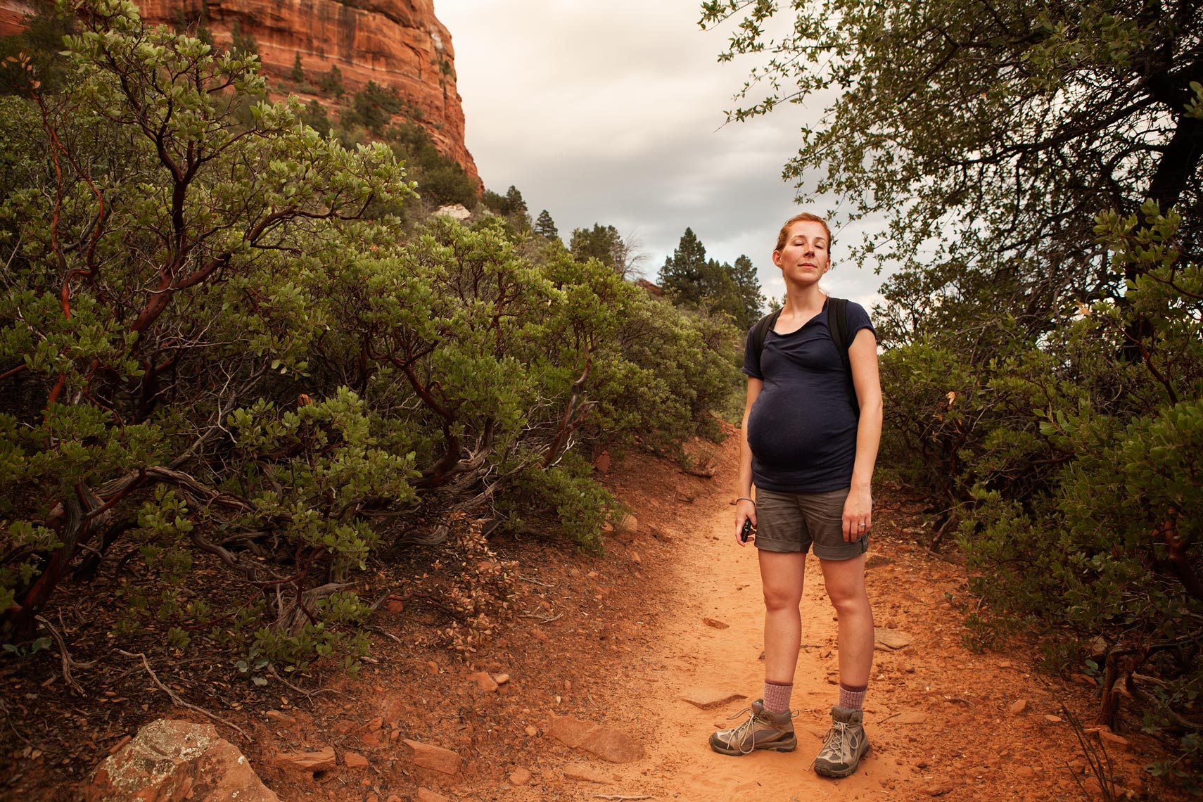 Pregnant woman hiking | Saverio Truglia