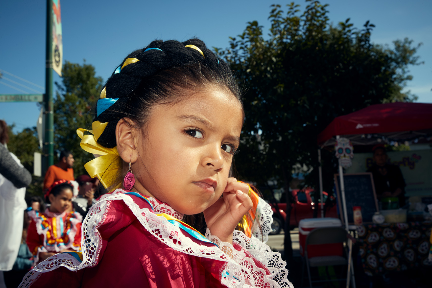 Child dancer dressed in Mexican folk attire | Childrens photography by Saverio Truglia