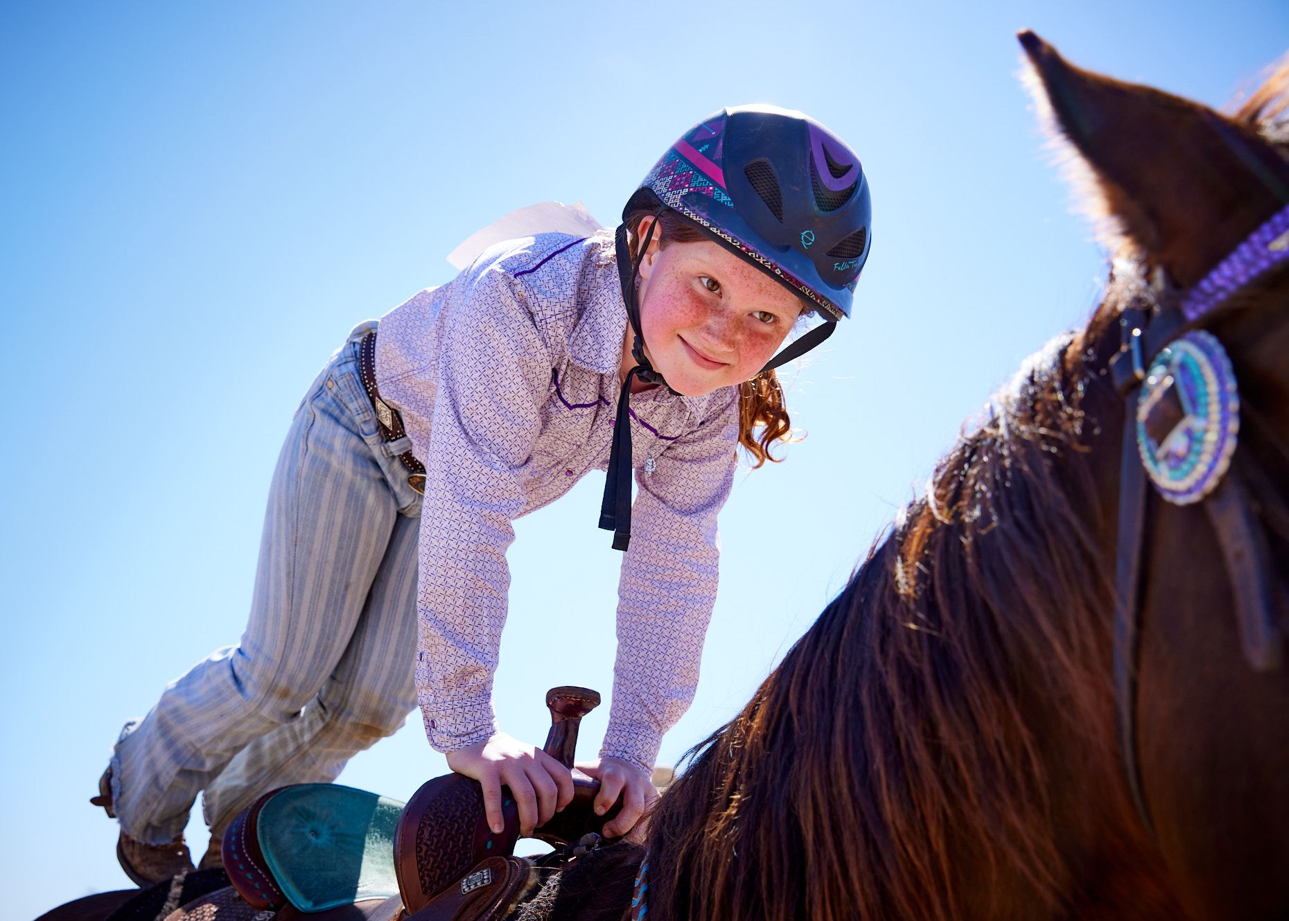 Young girl on her horse at rodeo | Childrens photography by Saverio Truglia