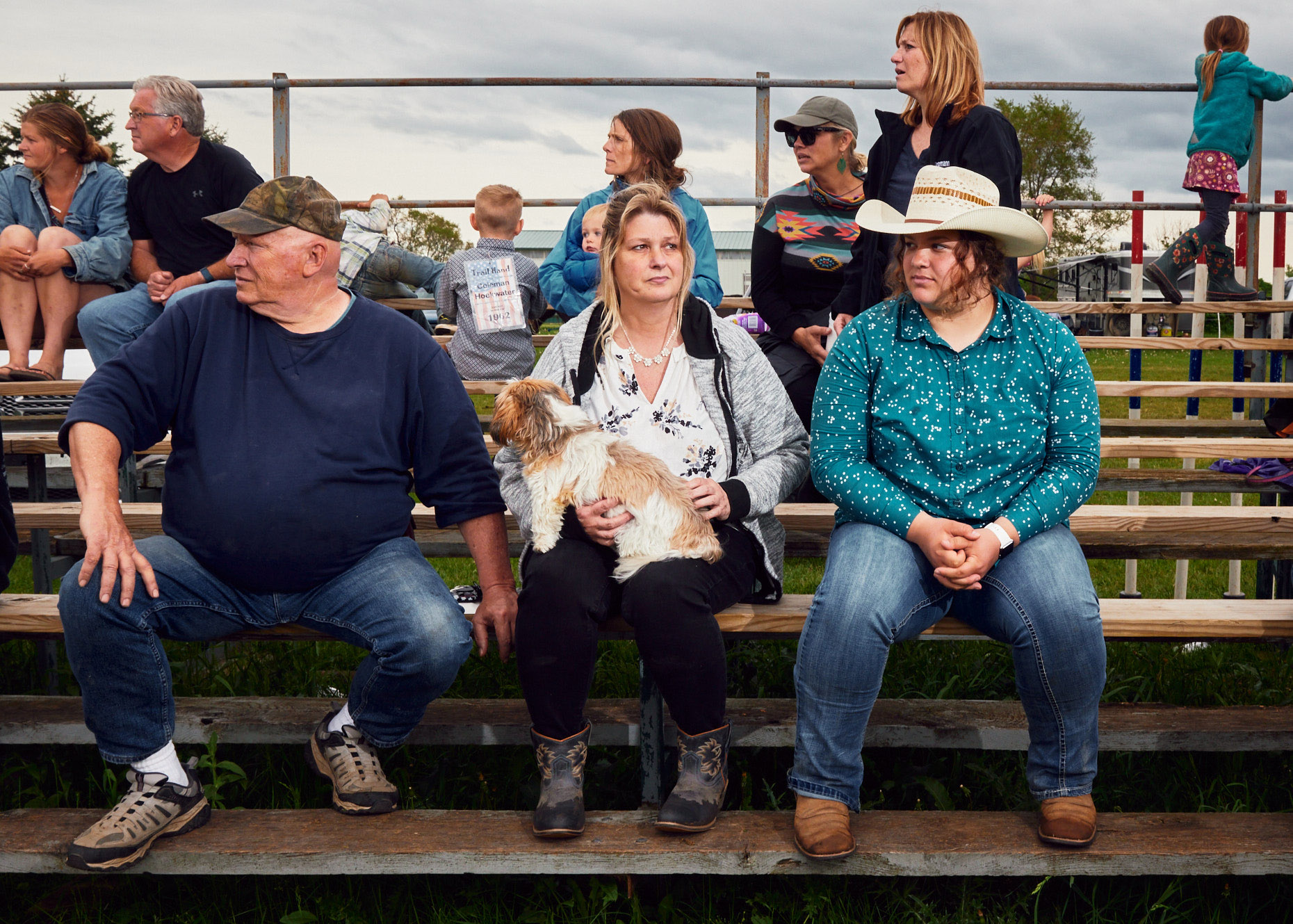 Spectators at kids rodeo | lifestyle photography by Saverio Truglia