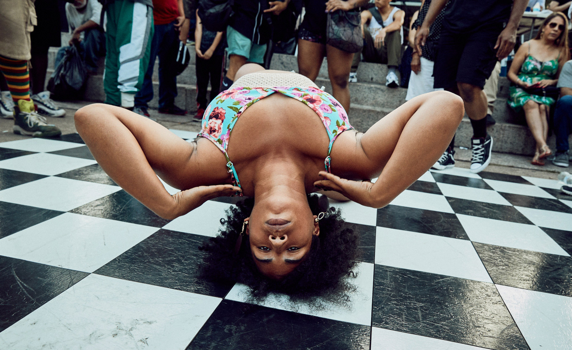 Black female breakdancer in Chicago | lifestyle photography by Saverio Truglia