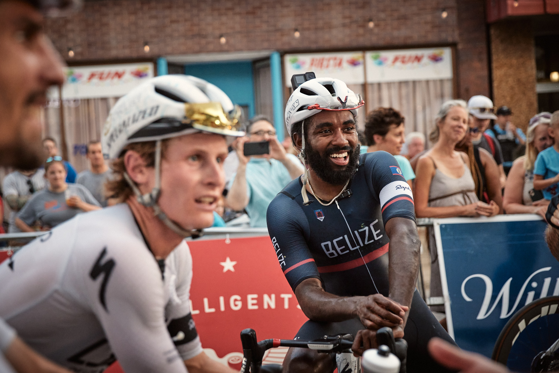 Bicycle races at the finish line | Sports and Lifestyle photography by Saverio Truglia
